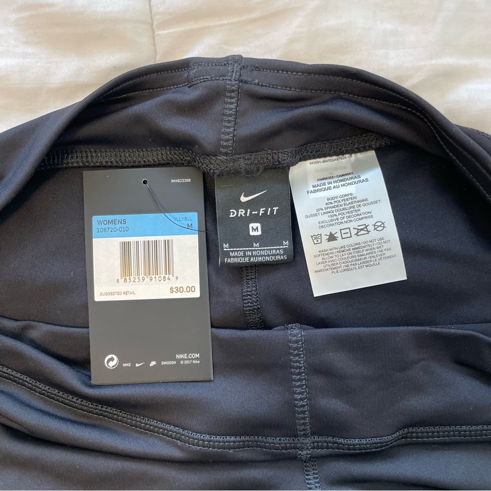 NWT Black Nike spandex, Women’s size medium. New with tag - Picture 4 of 5